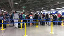 Ryanair bag drop line at 5am